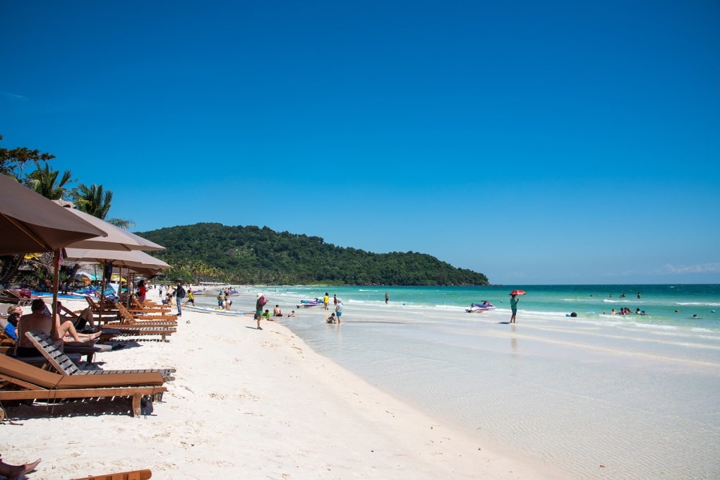 Một số loại hình dịch vụ du lịch hiện hữu tại Bãi Sao Phú Quốc. Ảnh: Shutterstock