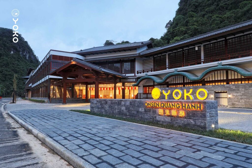 Khu nghỉ dưỡng Yoko Onsen Quang Hanh đang thu hút rất nhiều khách hàng bởi sở hữu dòng khoáng nóng quý hiếm